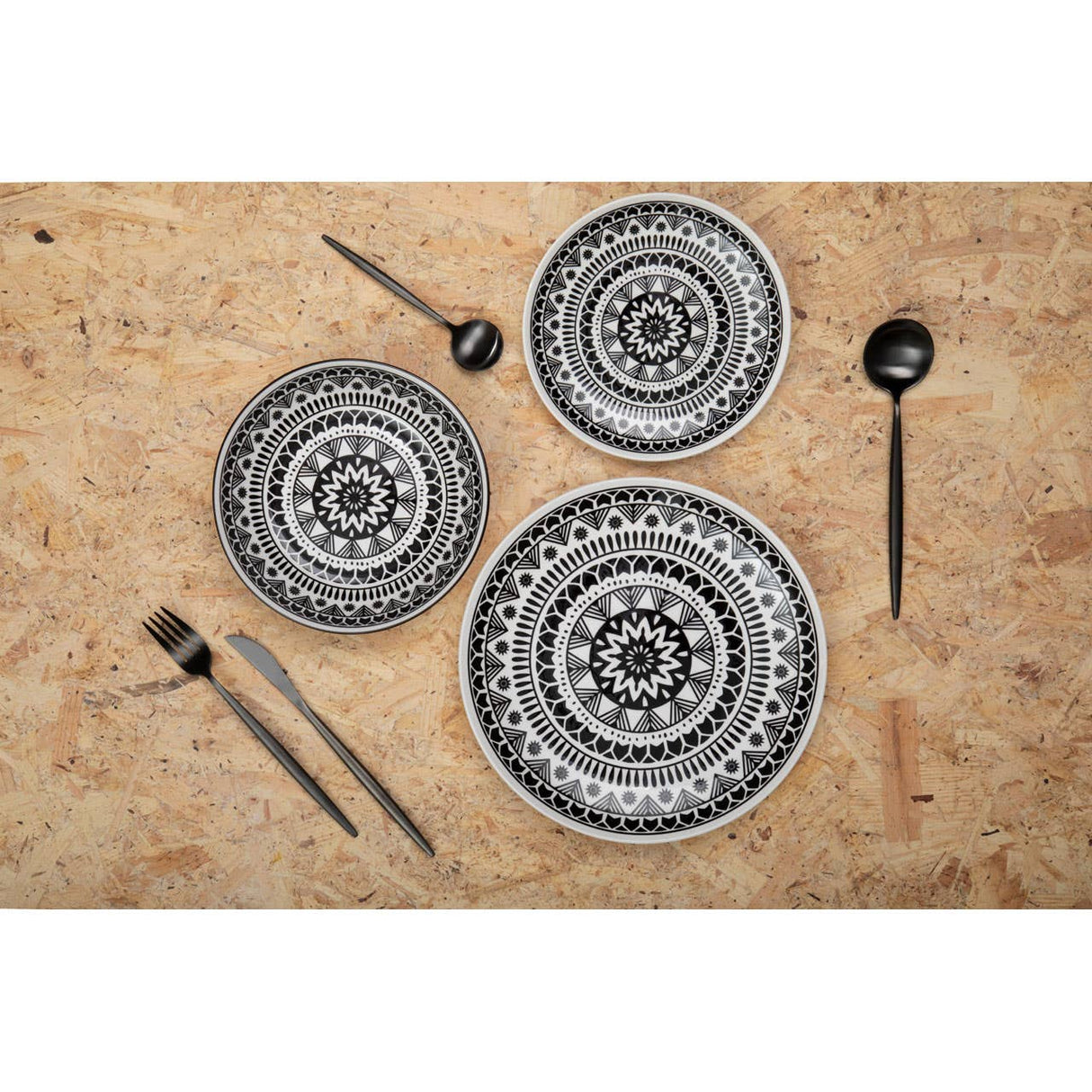 Maya 12 Piece Black And White Dinner Set