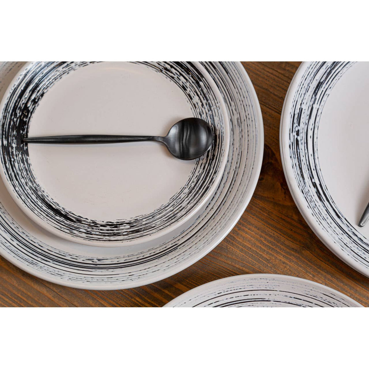 Middag Black And White Dinner Set