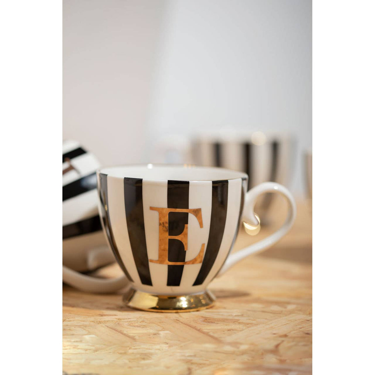 Mimo Duchess E Letter Monogram Mug