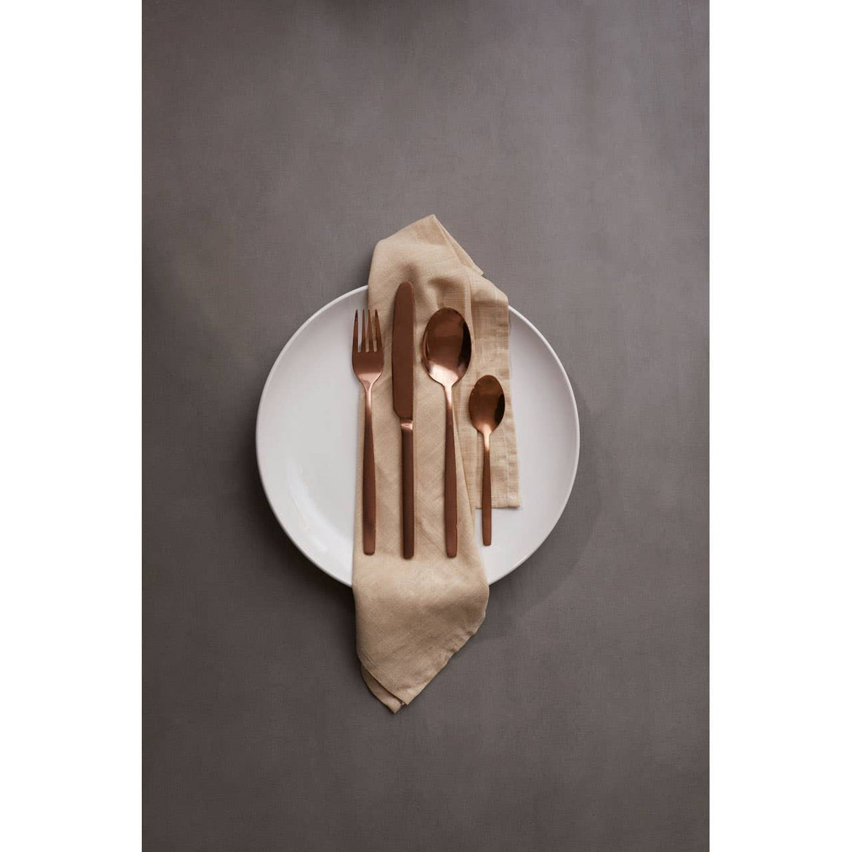 Avie 16 Pc Rose Gold Finish Cutlery Set