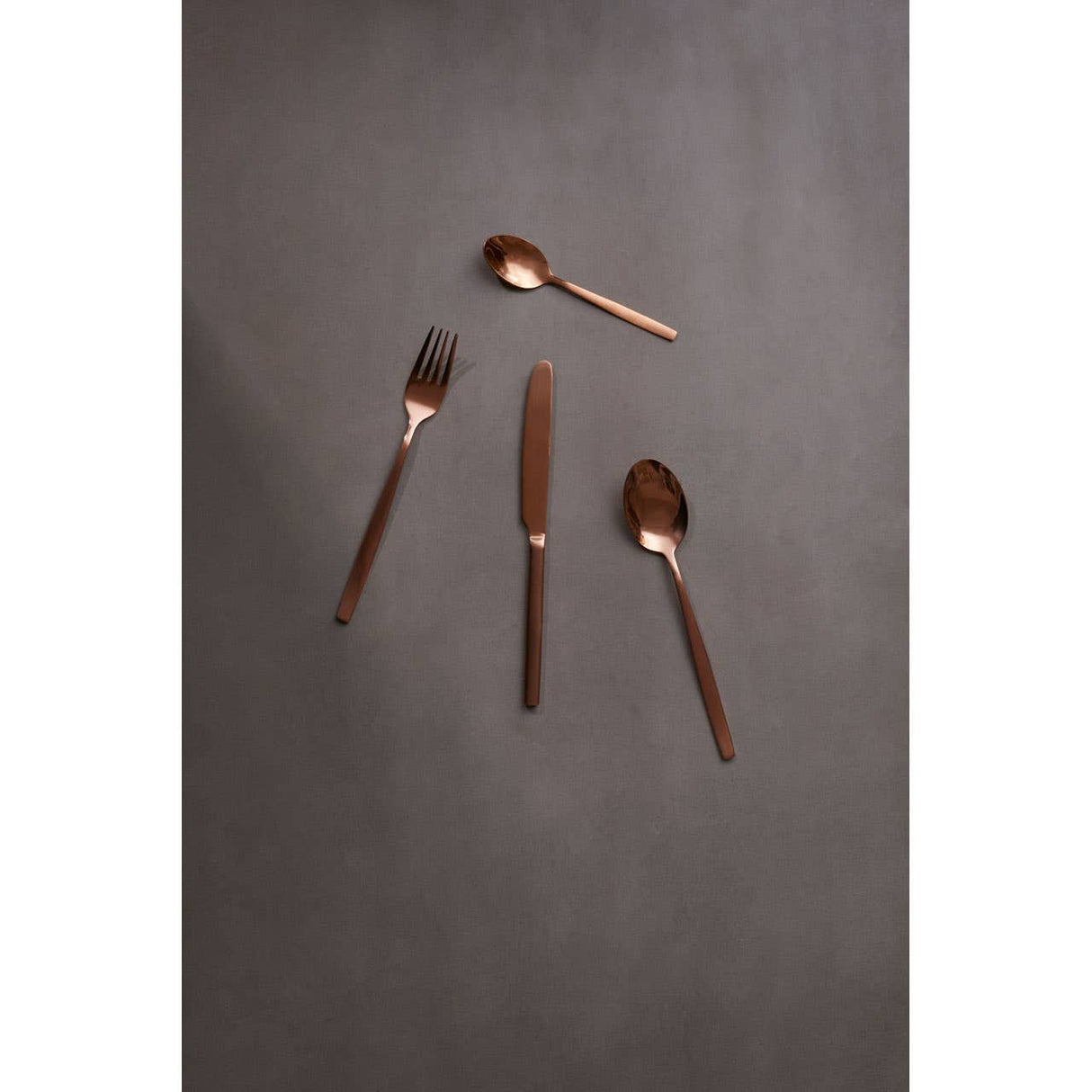 Avie 16 Pc Rose Gold Finish Cutlery Set