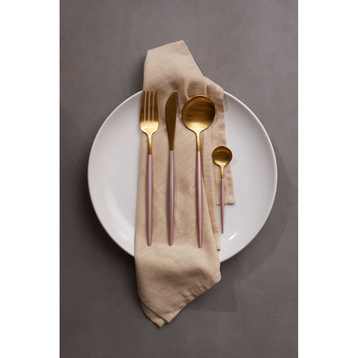 Avie 16 Pc Pink And Gold Finish Cutlery Set