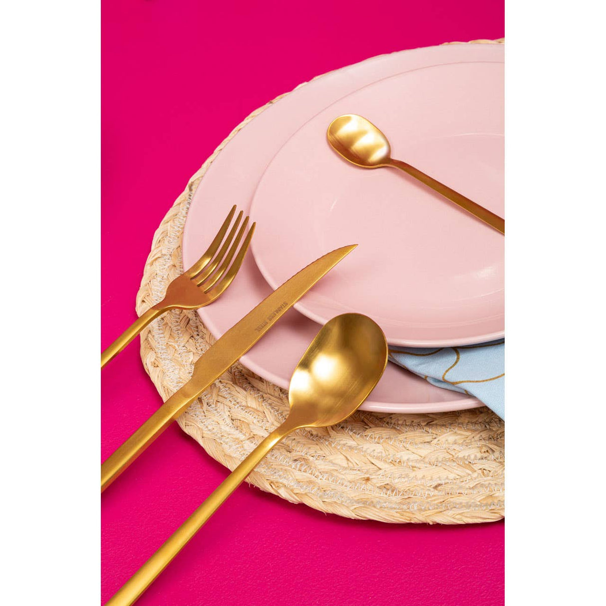 Avie 16Pc Gold Finish Cutlery Set