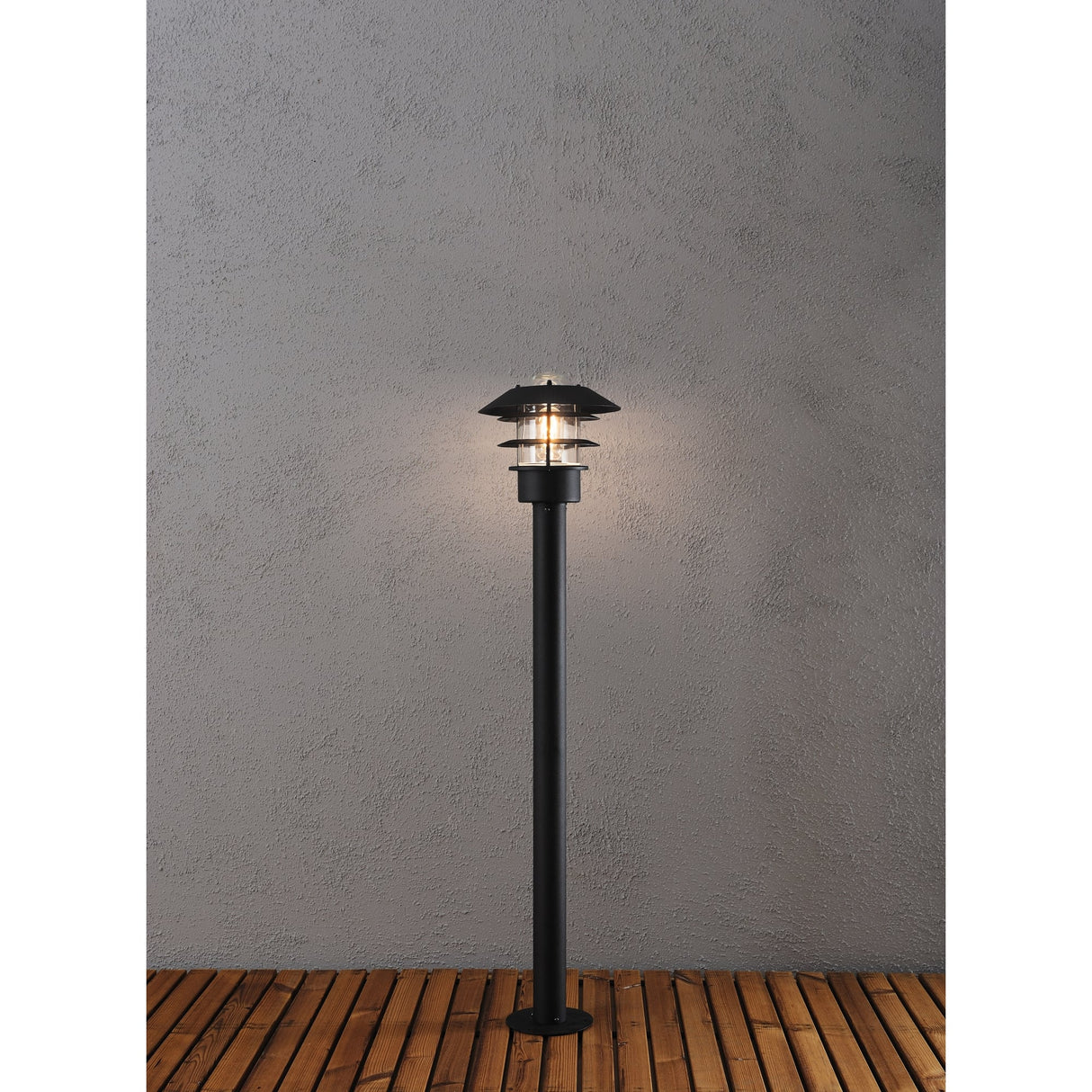 Sleek Matt Black Modena Aluminum Post Light with Glass Globe