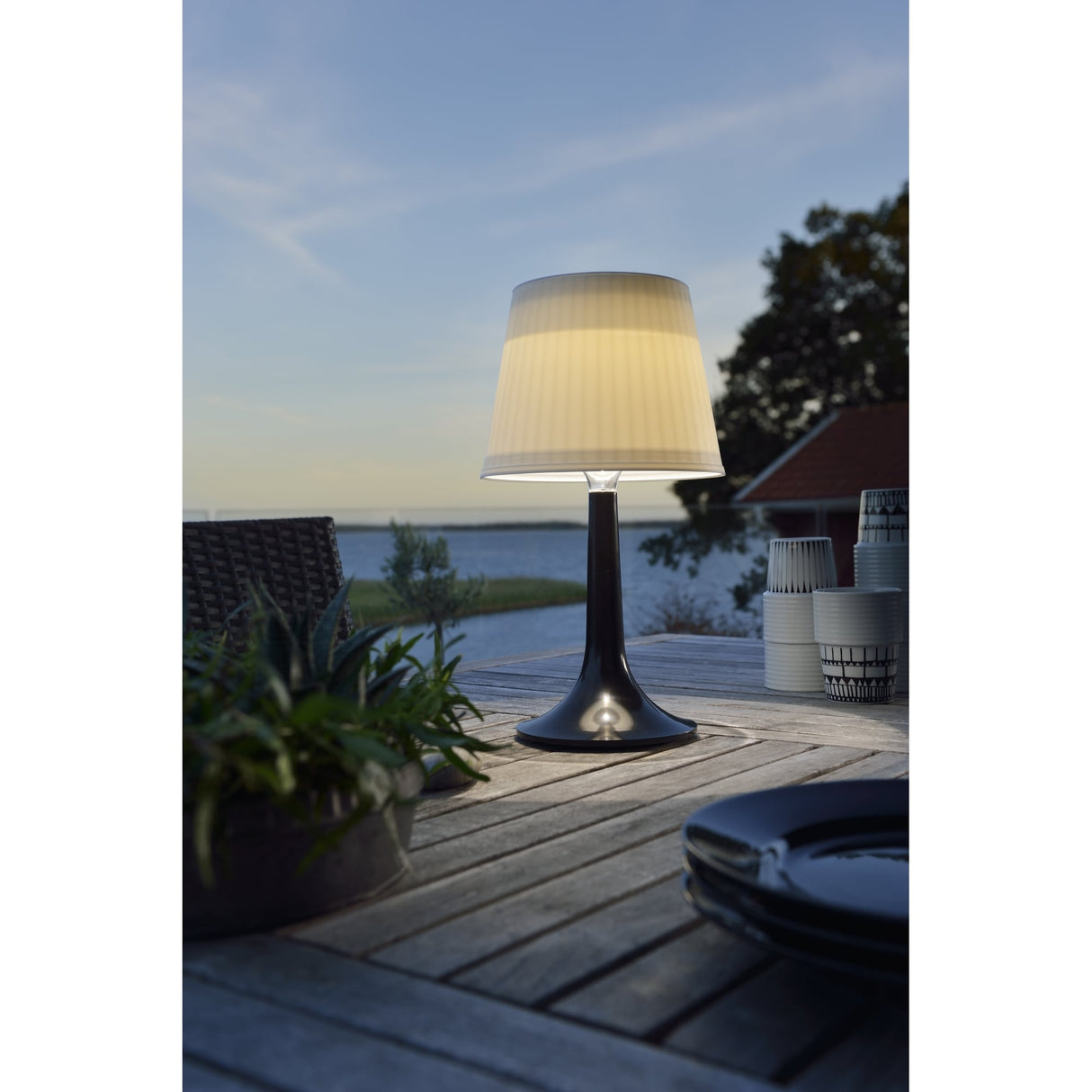 Assisi Black LED Solar Outdoor Table Lamp