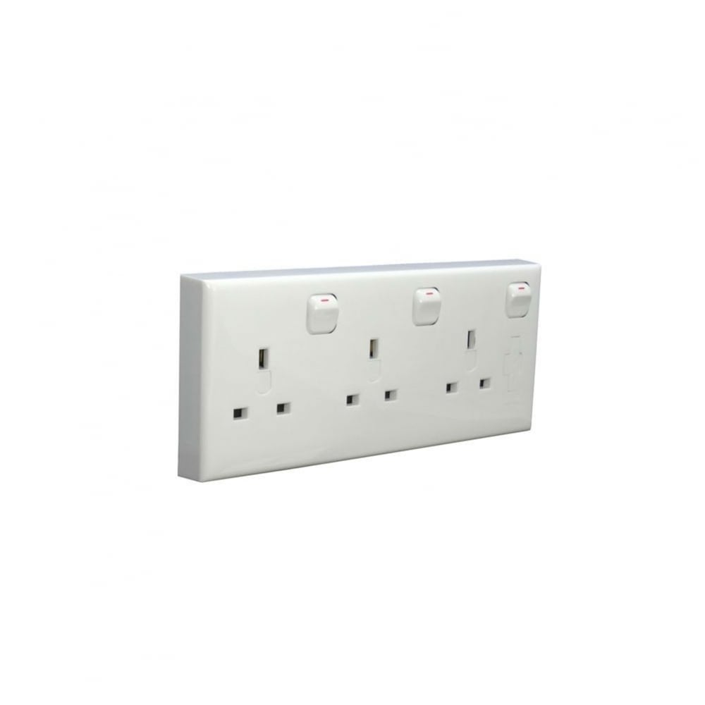 Robus White Multi-Gang Socket Converter: Single/Double to Triple Socket Adapter
