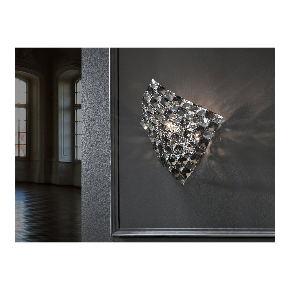 Chromed Elegance: Diamante Crystal Wall Light