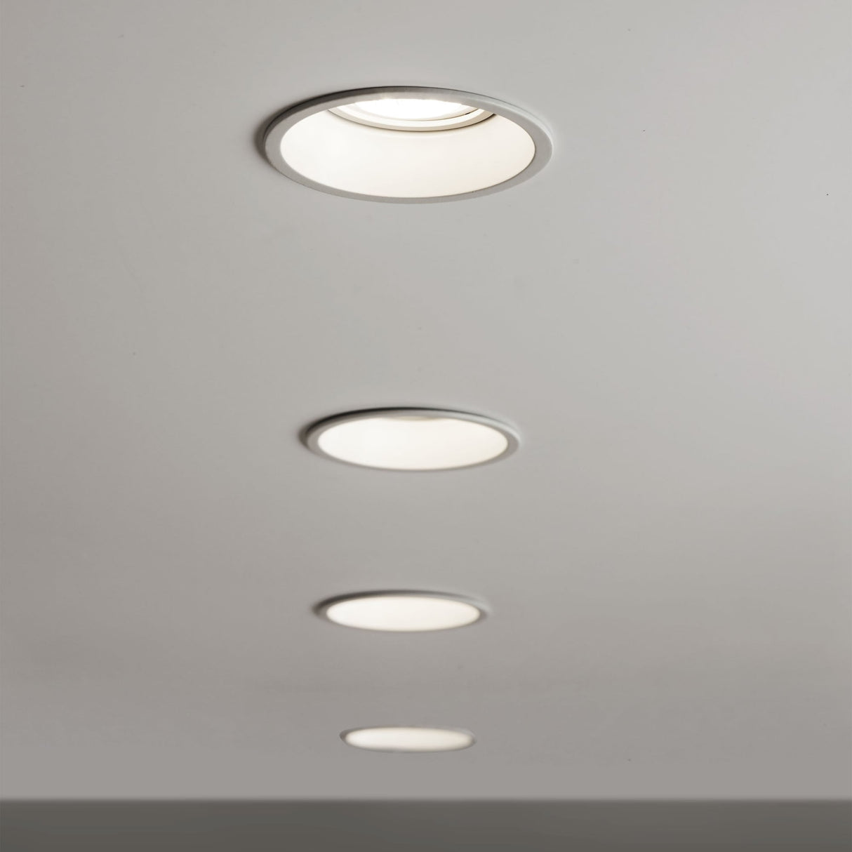 Sleek Minima GU10 Recessed Ceiling Downlight in White Finish