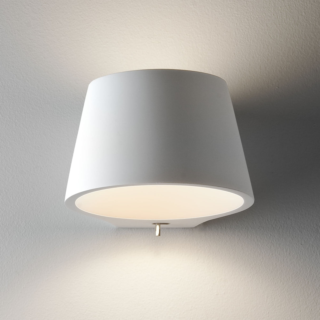 Astro Koza Modern White Ceramic Wall Lamp with Toggle Switch