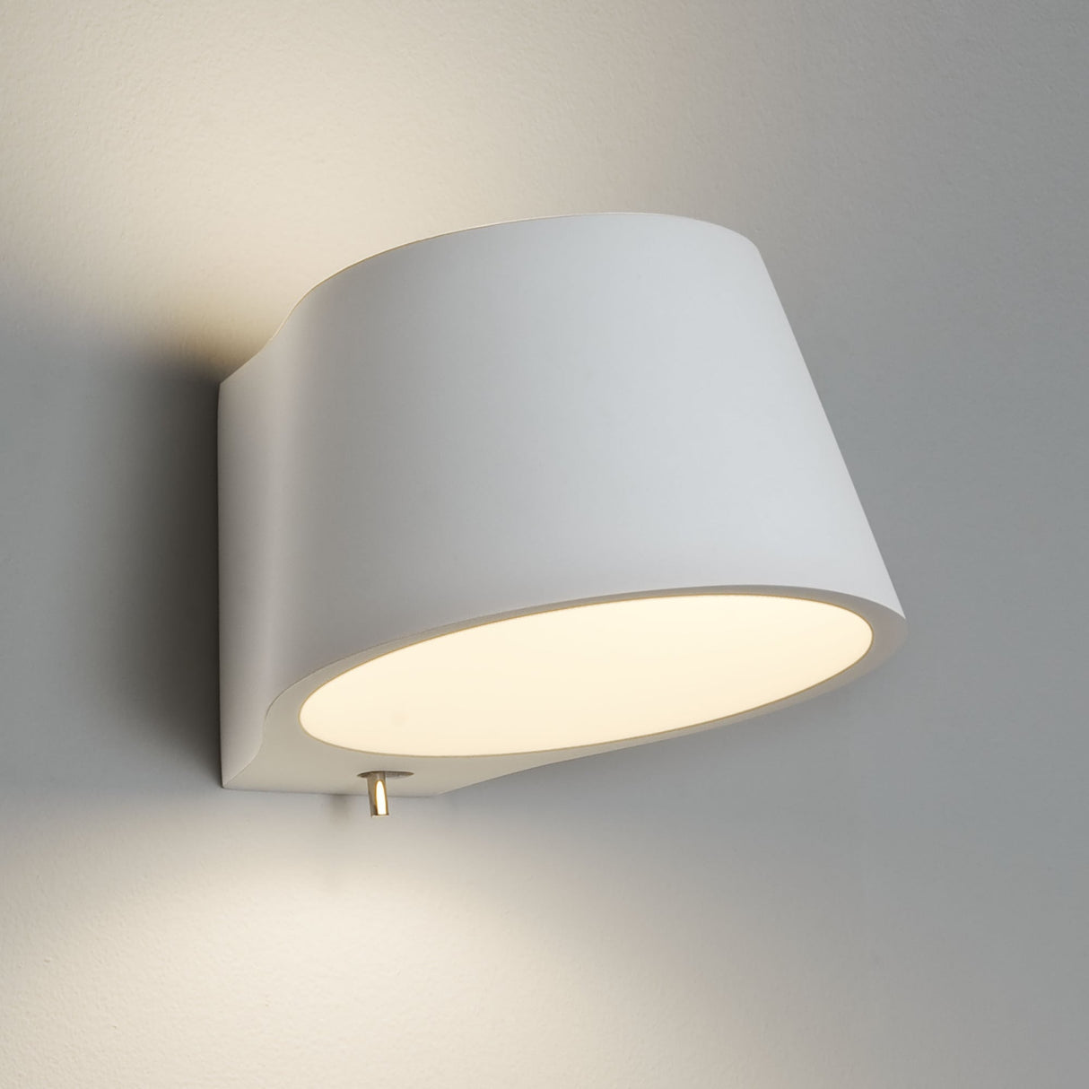 Astro Koza Modern White Ceramic Wall Lamp with Toggle Switch