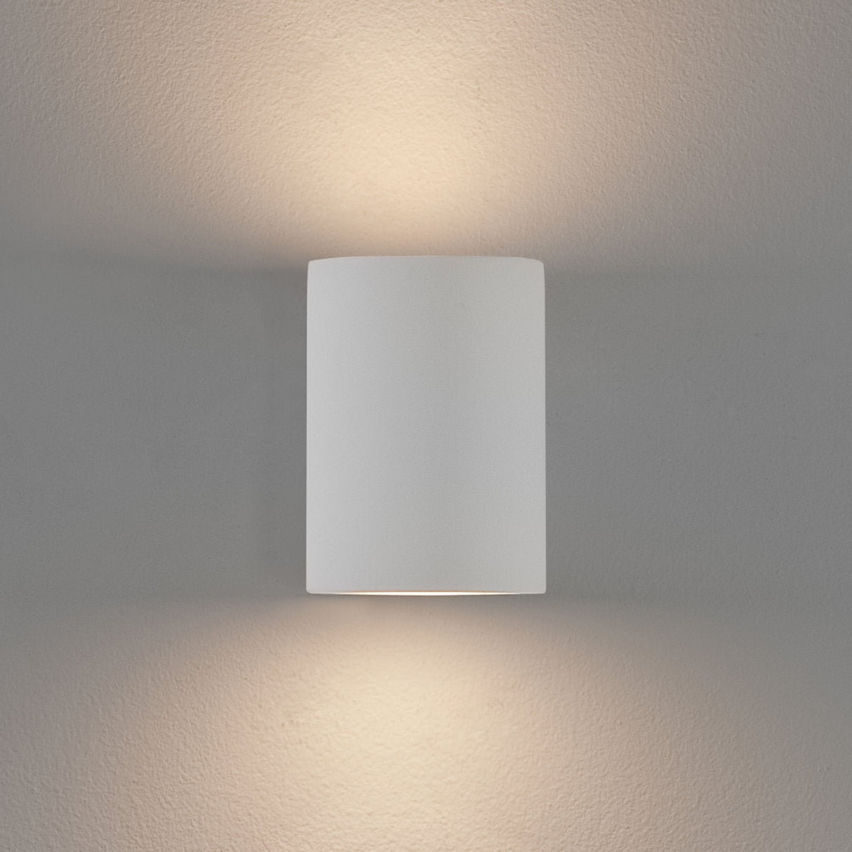 Pero Up/Down White Plaster Wall Light Fixture