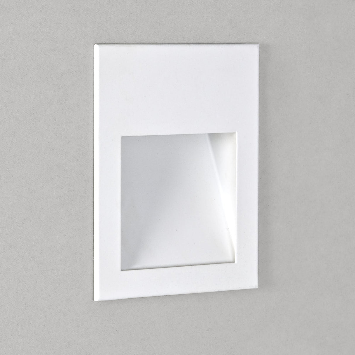 Sleek Borgo 90 White LED Wall Marker Light
