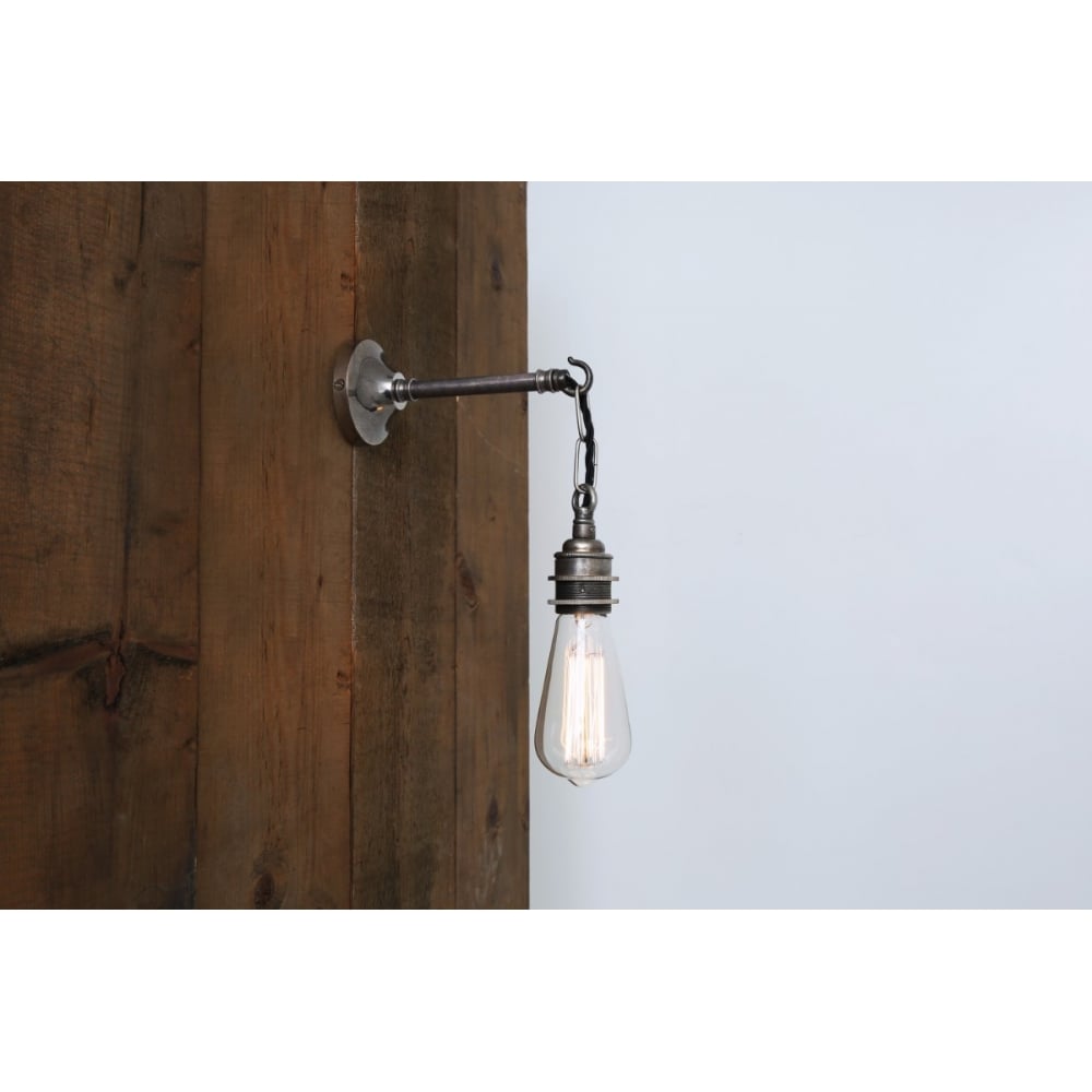 Elegant Antique Brass Wall Light – Prei Collection