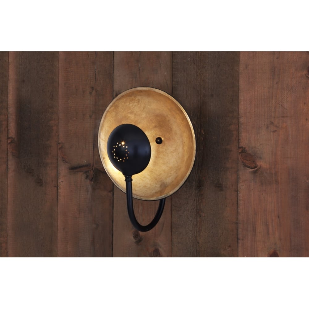 Orebro Dual-Tone Wall Light: Contemporary Black & Brass Finish
