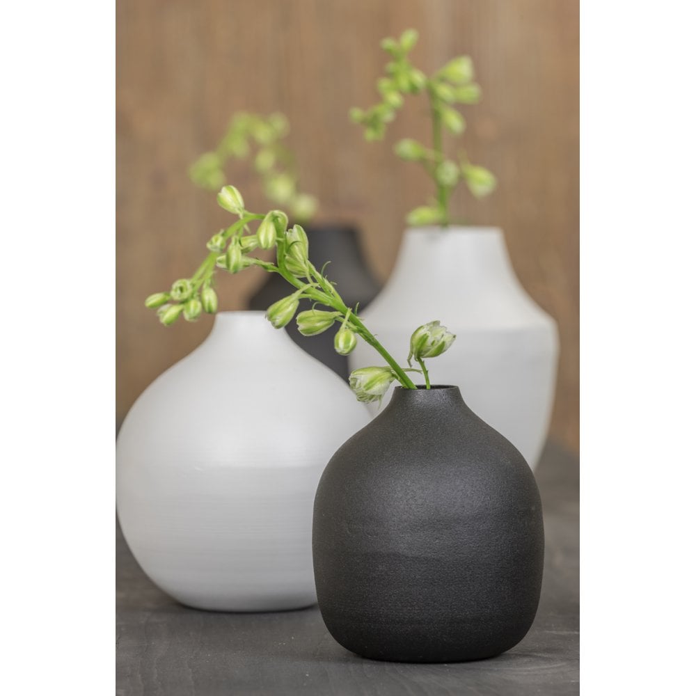 Elegant Matt Black Rayat Vase – 10cm Height