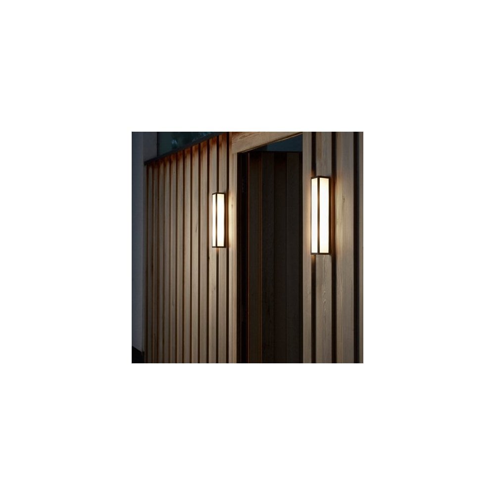 Salerno 520 Modern Outdoor Wall Light in Textured Black