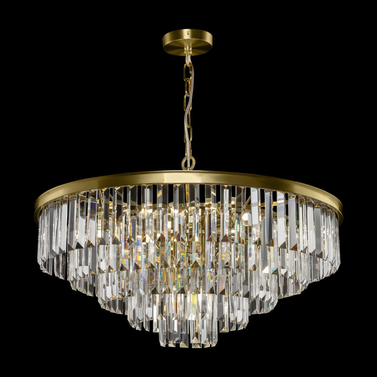 Revero Brass Elegance: Neoclassic Pendant Light