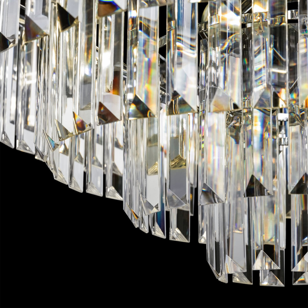 Revero Brass Elegance: Neoclassic Pendant Light