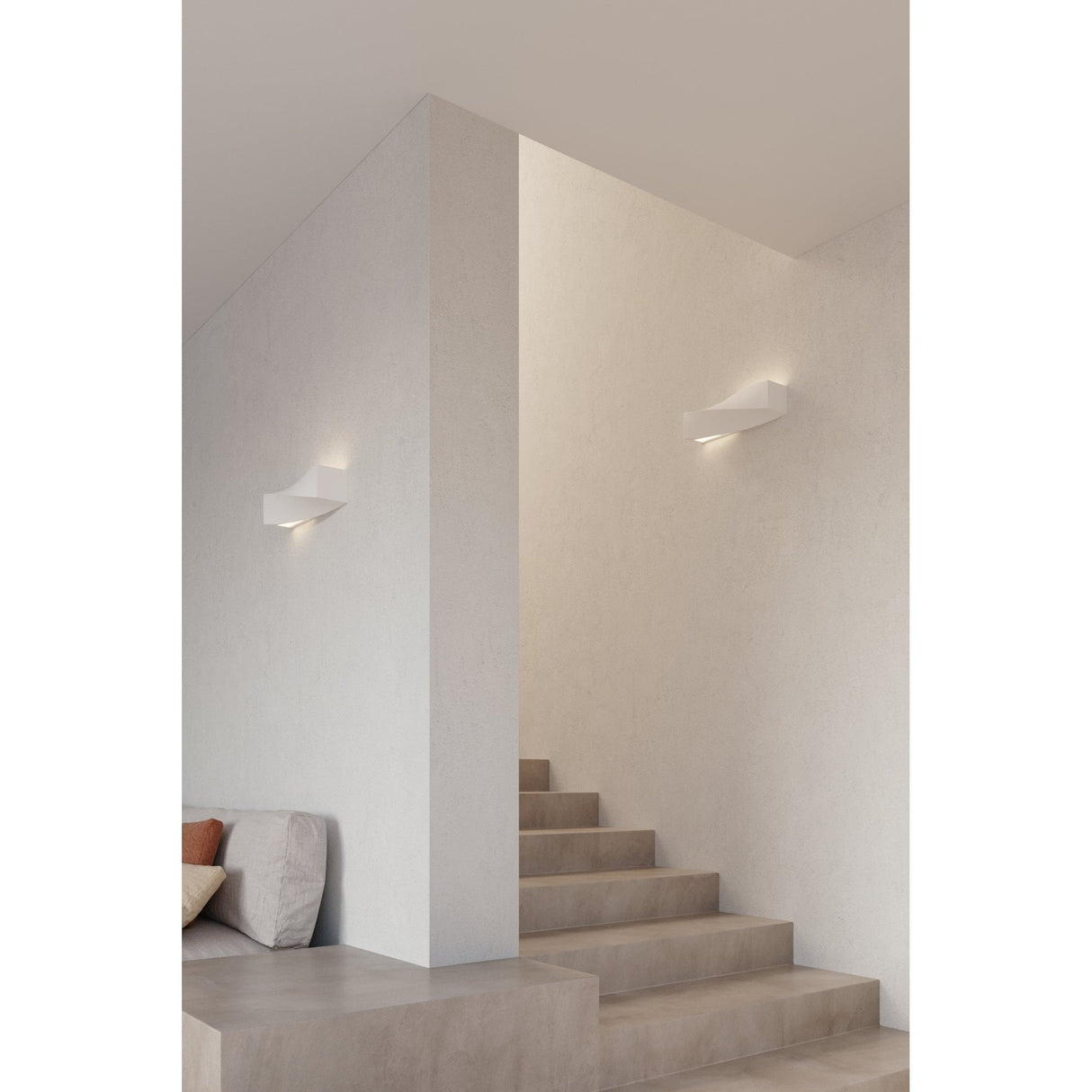 Modern Ceramic Wall Light in White