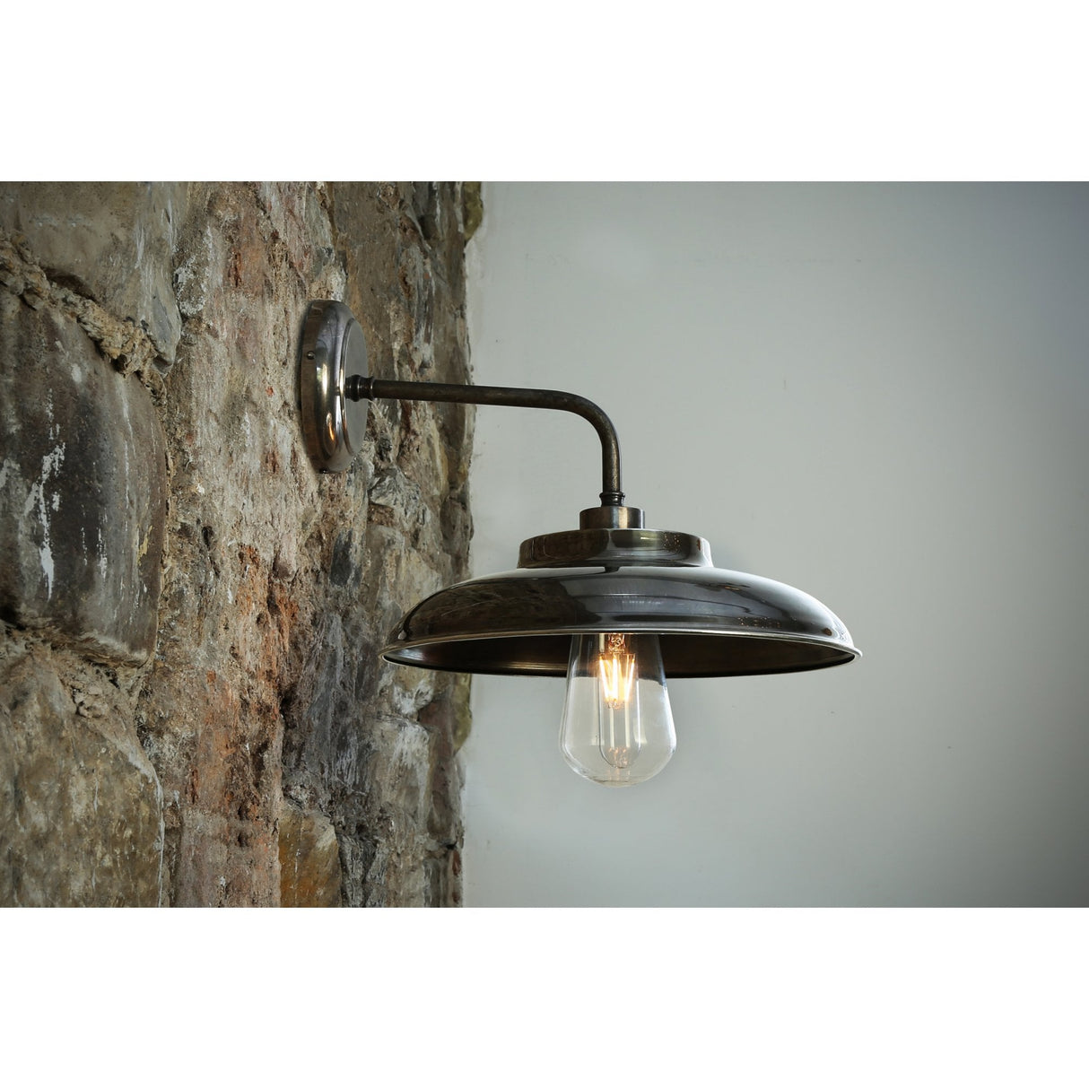 Antique Brass Darya Wall Light Fixture: Industrial Elegance for Modern Spaces