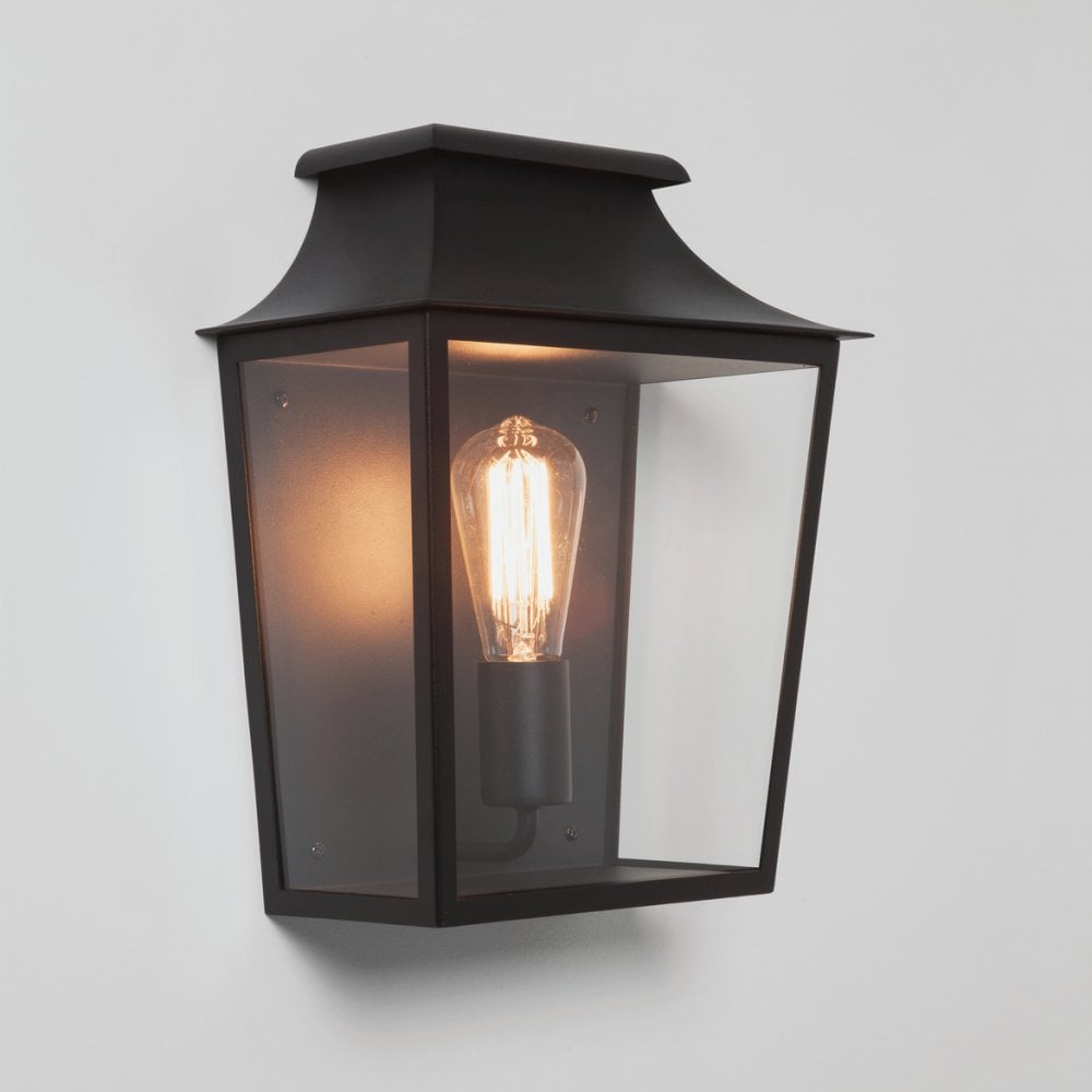 Richmond Wall Light in Textured Black Finish