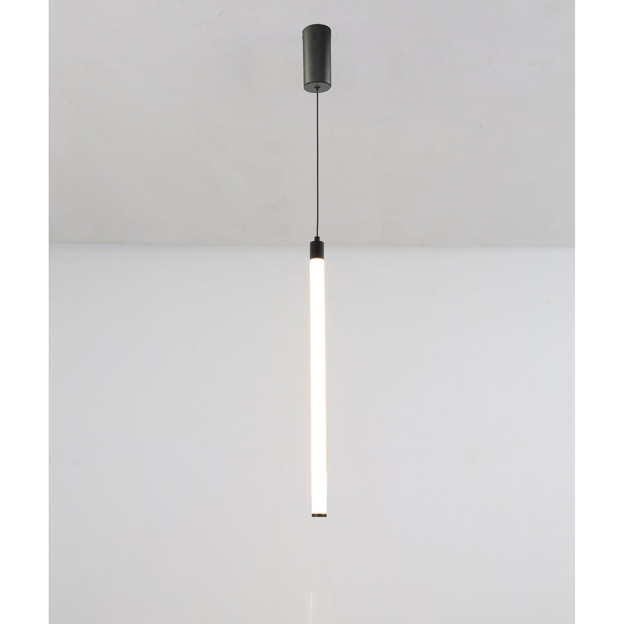 Sleek Black Ray Pendant Light - Modern Aluminum Design