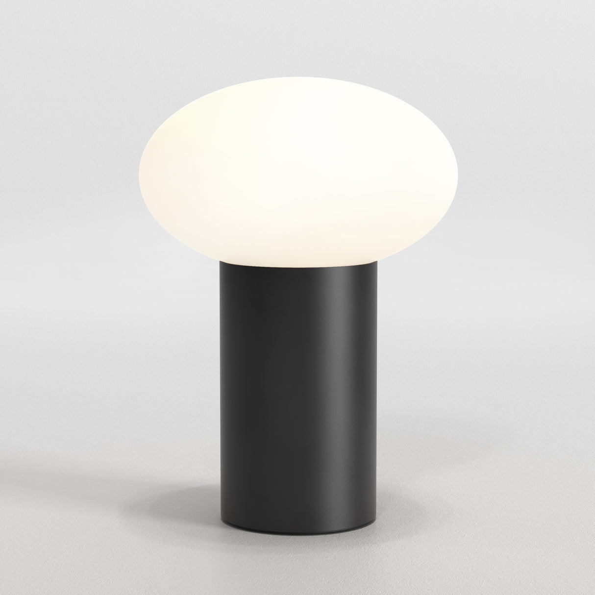 Matte Black Zeppo Table Lamp - Portable Elegance