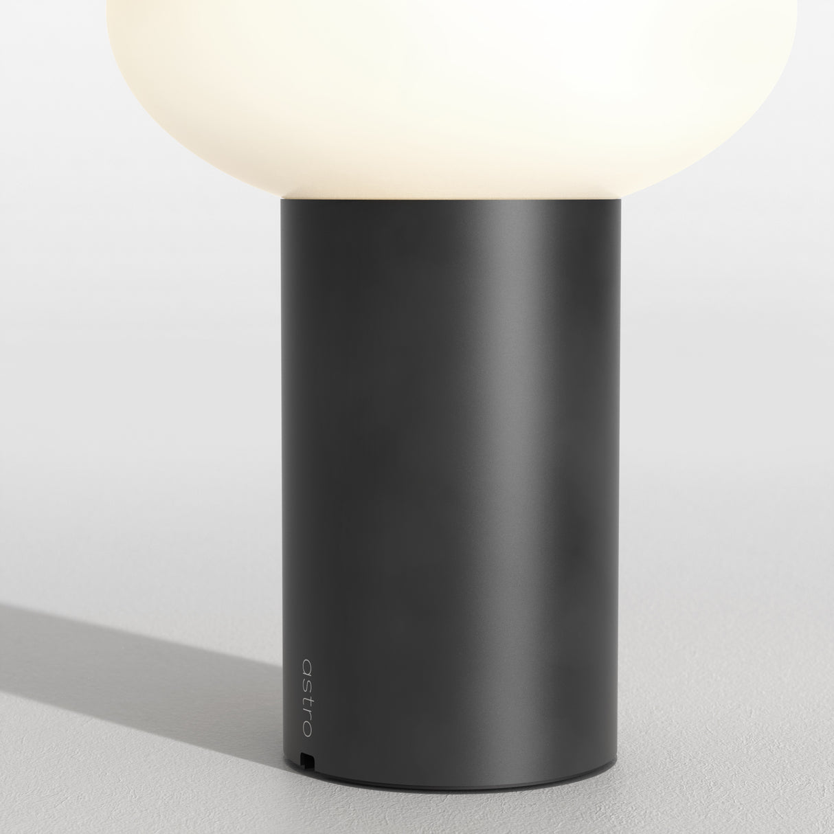 Matte Black Zeppo Table Lamp - Portable Elegance