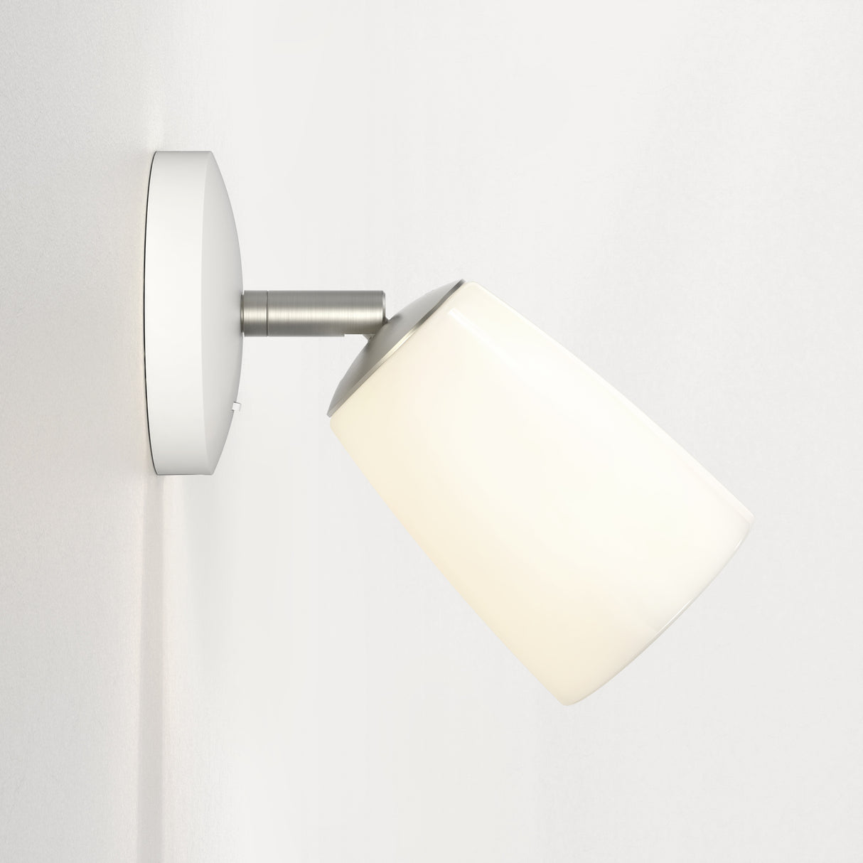 Elegant White Gloss Sconce