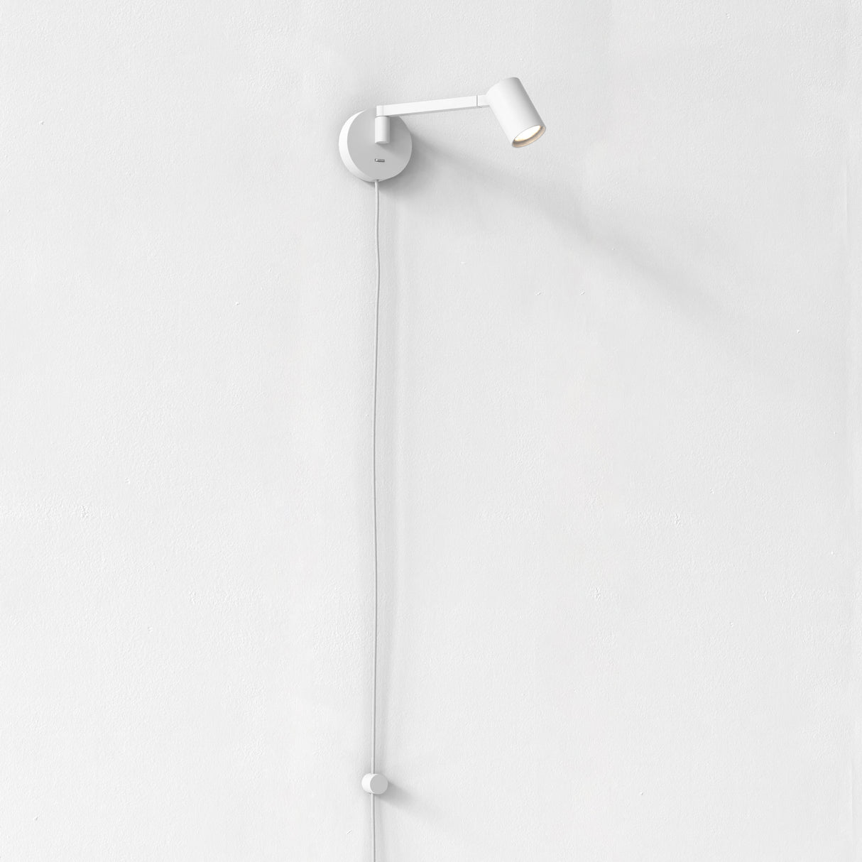 Elegant White Ascoli Wall Light