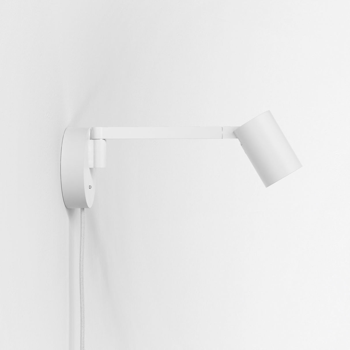 Elegant White Ascoli Wall Light