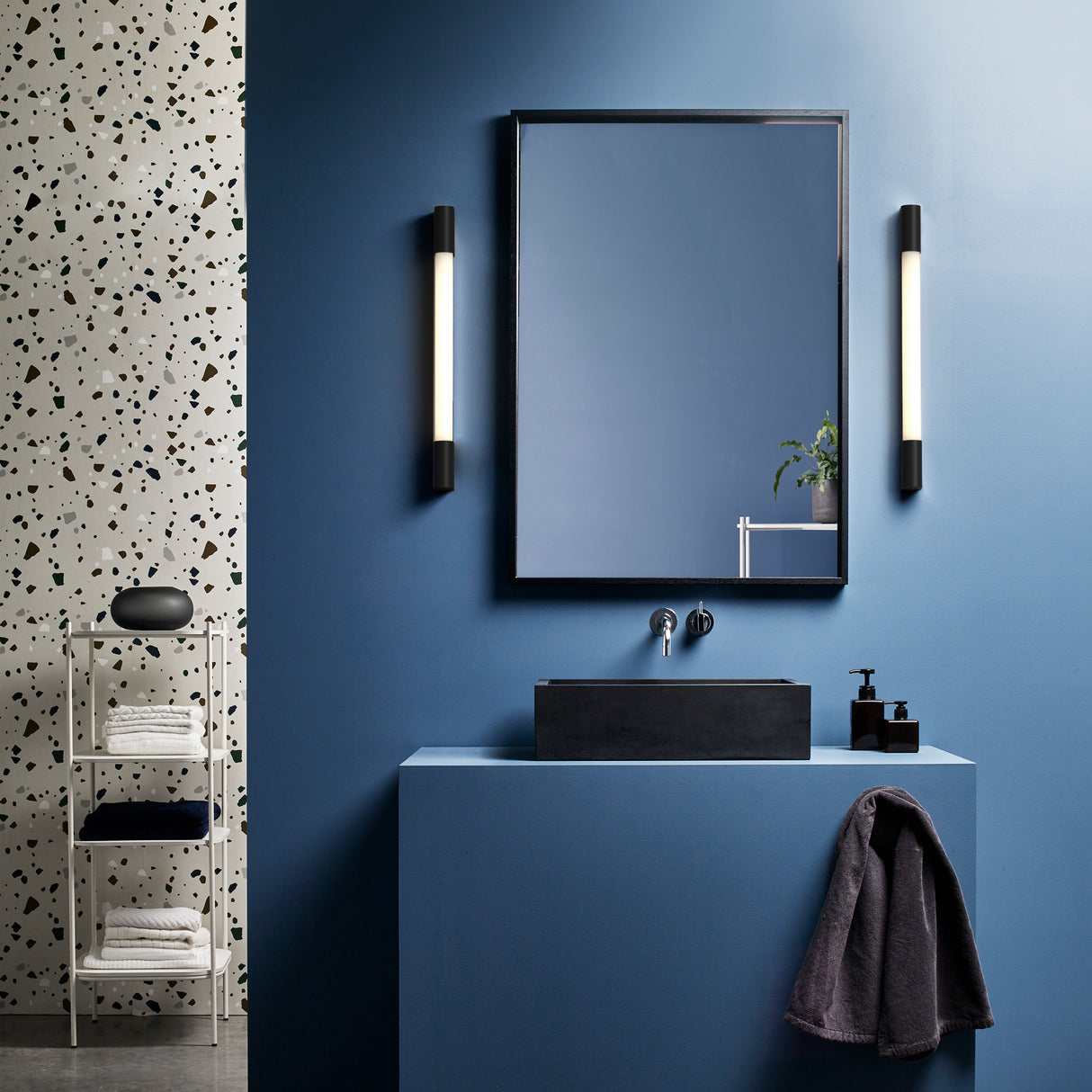 Sleek Palermo 600 LED Matte Black Wall Sconce