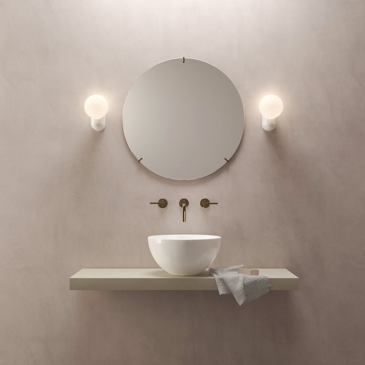 Glossy White Lyra Single Wall Sconce