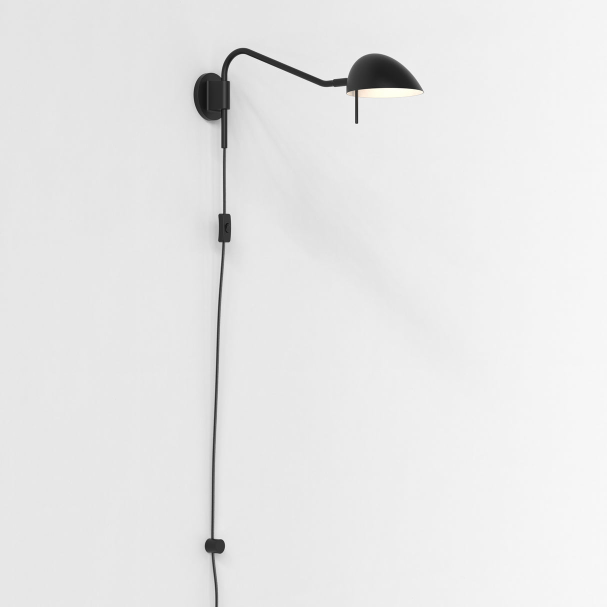 Matte Black Serge Wall-Mounted Plug-In Light