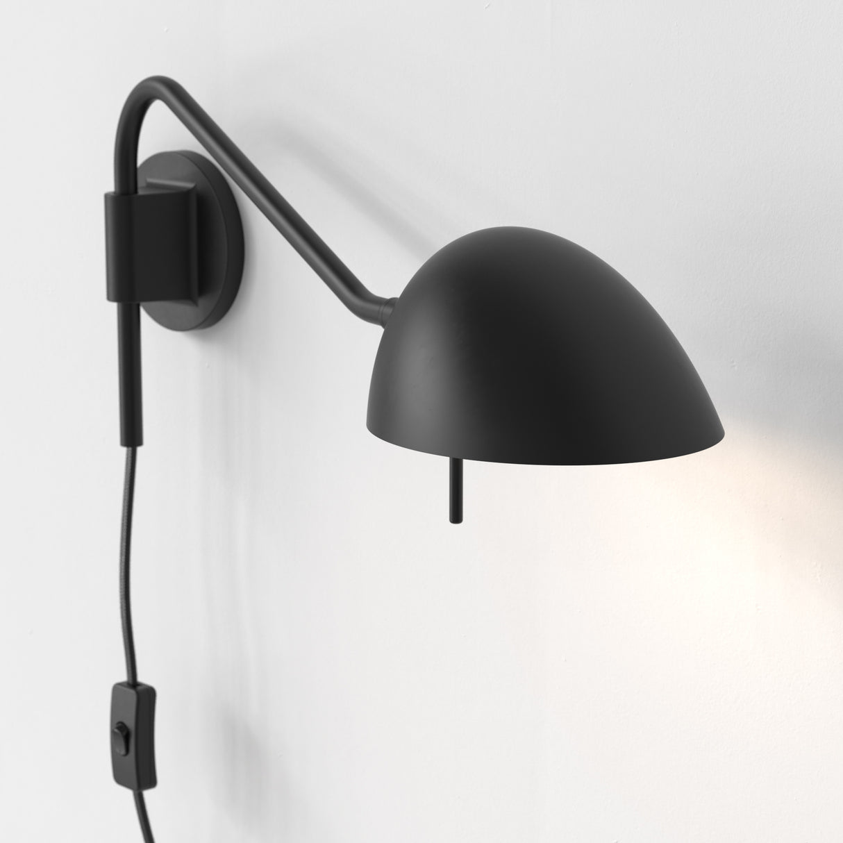 Matte Black Serge Wall-Mounted Plug-In Light