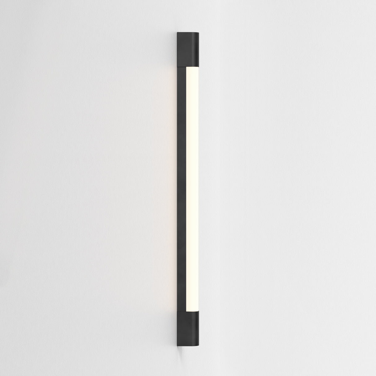 Sleek Palermo 900 LED Wall Fixture in Matte Black
