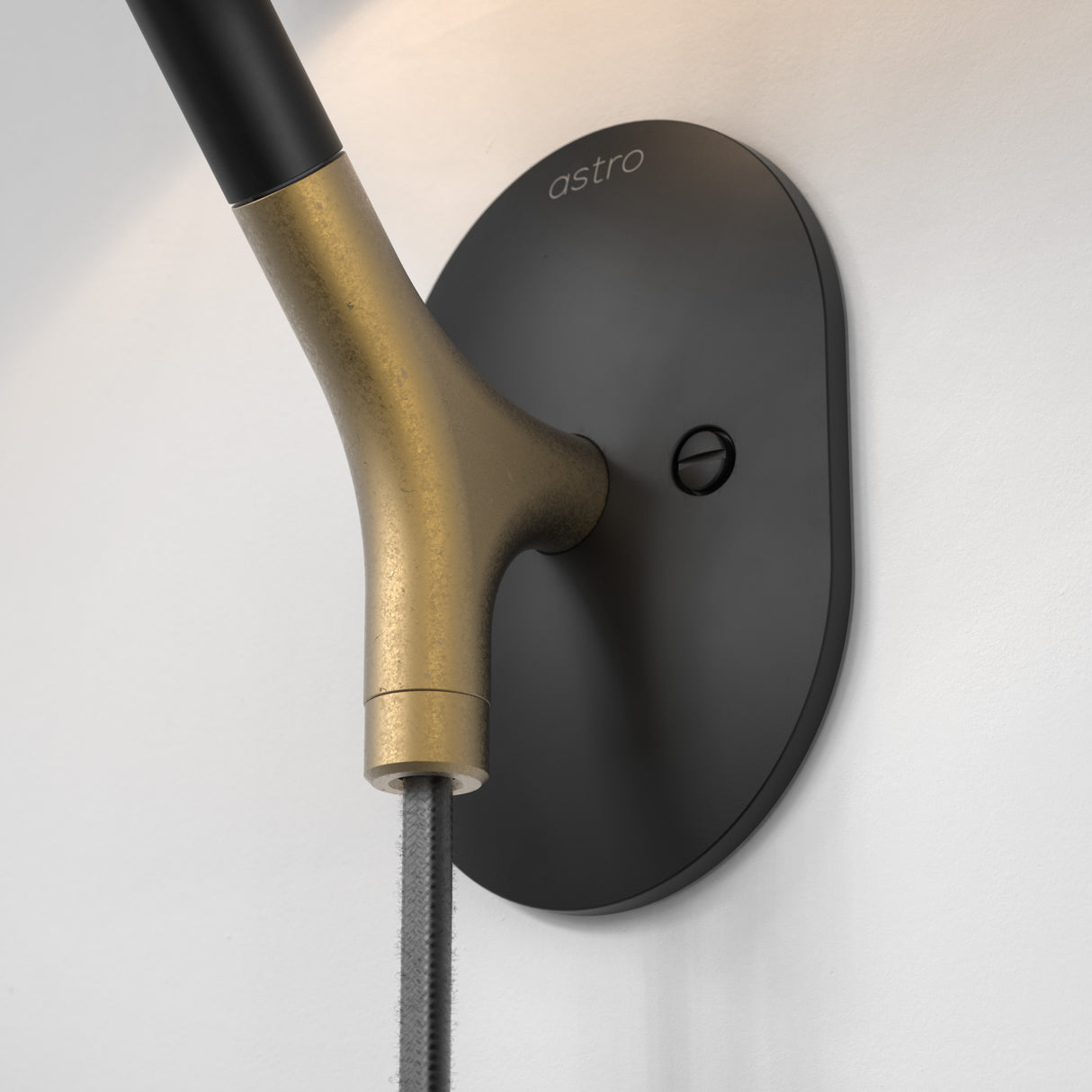 Sleek Dual-Toned Wall Sconce in Matte Black and Gold Finish