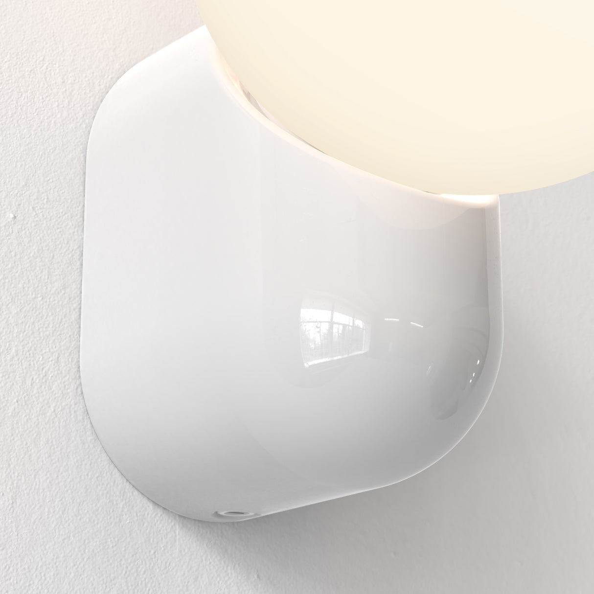 Glossy White Lyra Single Wall Sconce