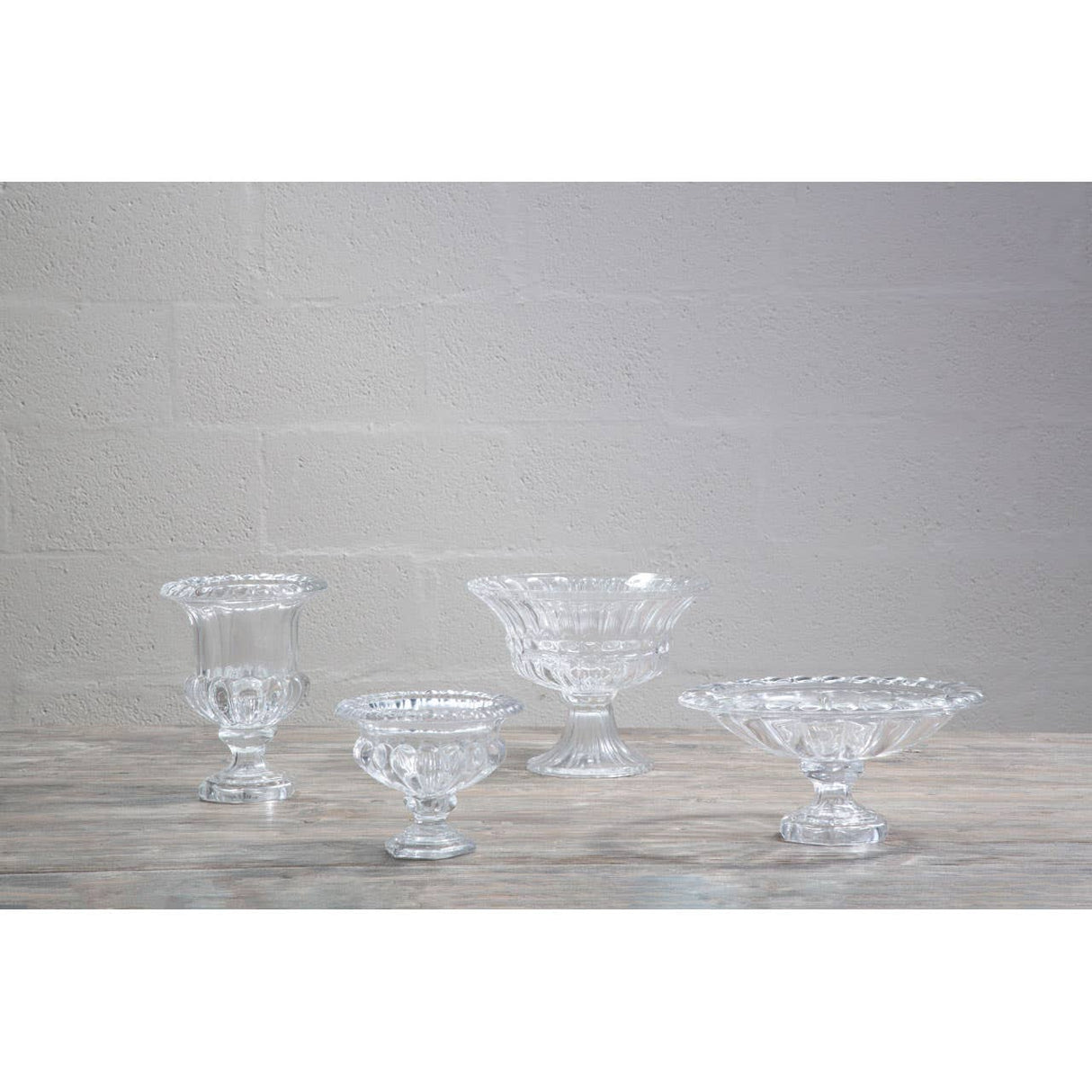 Savita Footed Vase With Round Base