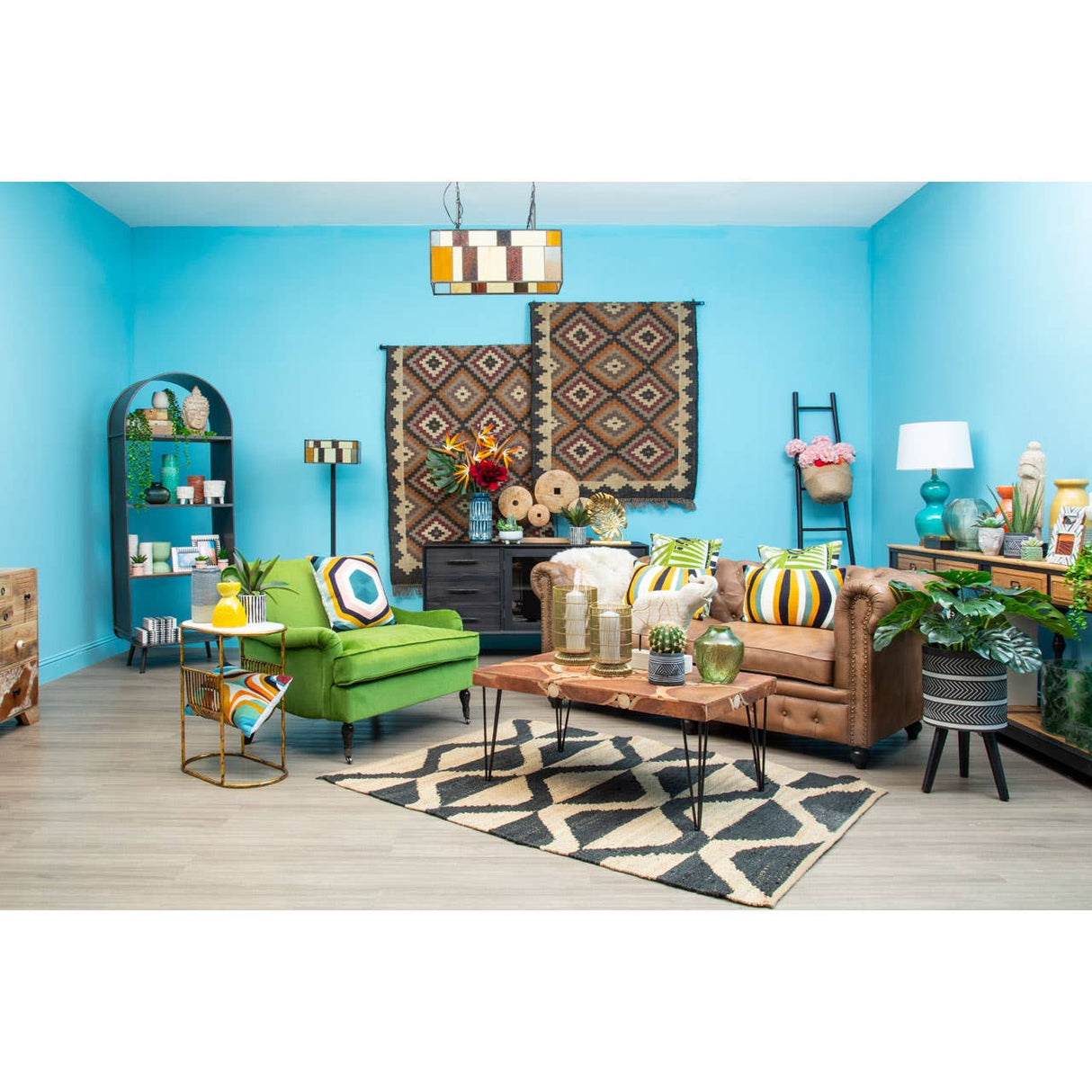 Rabia Table With Magazine Rack