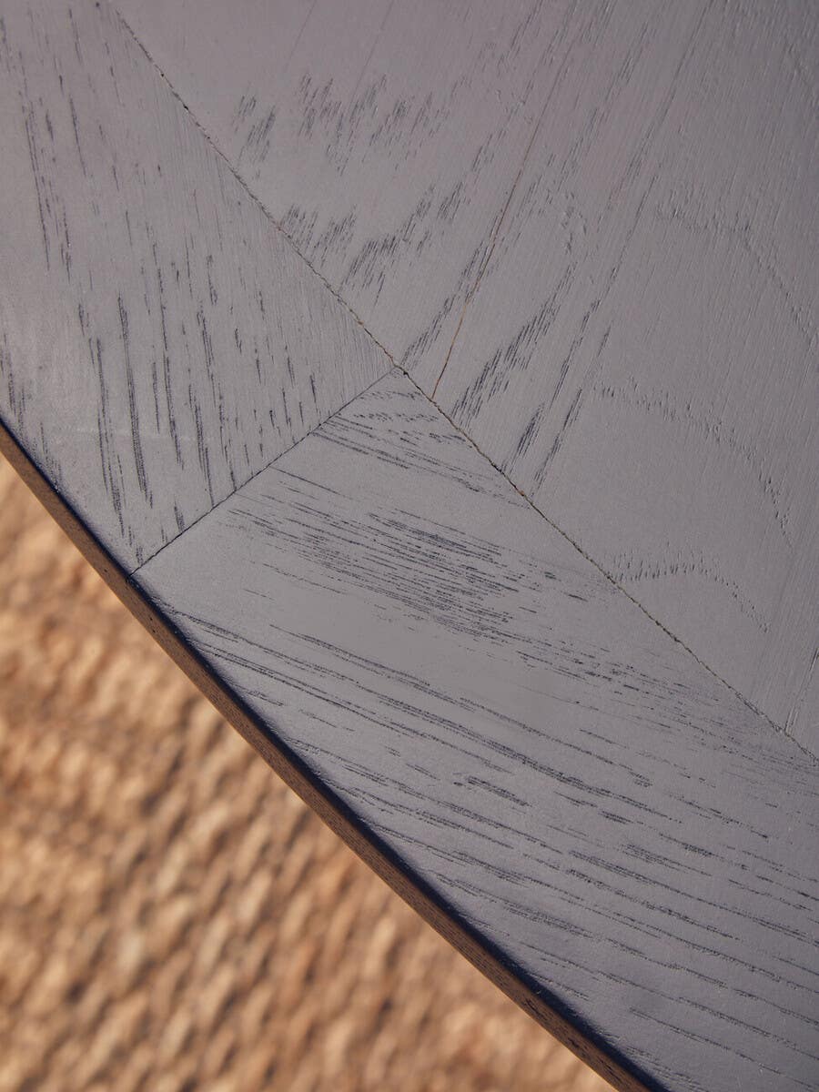 Lyon Oak Wood Round Table