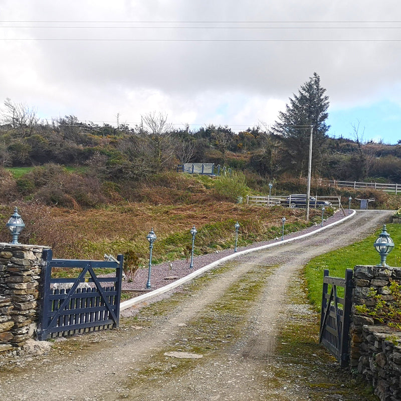 Victorian globe lamp post in cast iron 1.4m (H204)