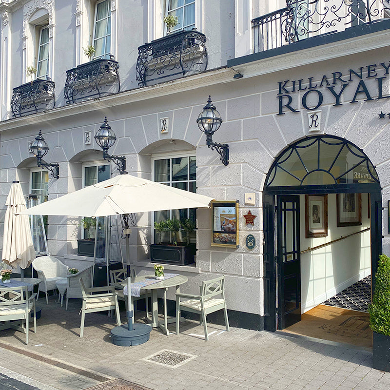 Victorian globe wall light in cast iron with decorative arm 1.05m (H241)