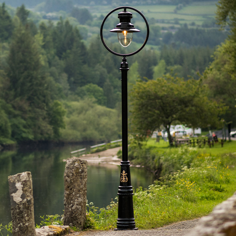 Classic railway style lamp post in cast iron and steel 3.65m (H311)