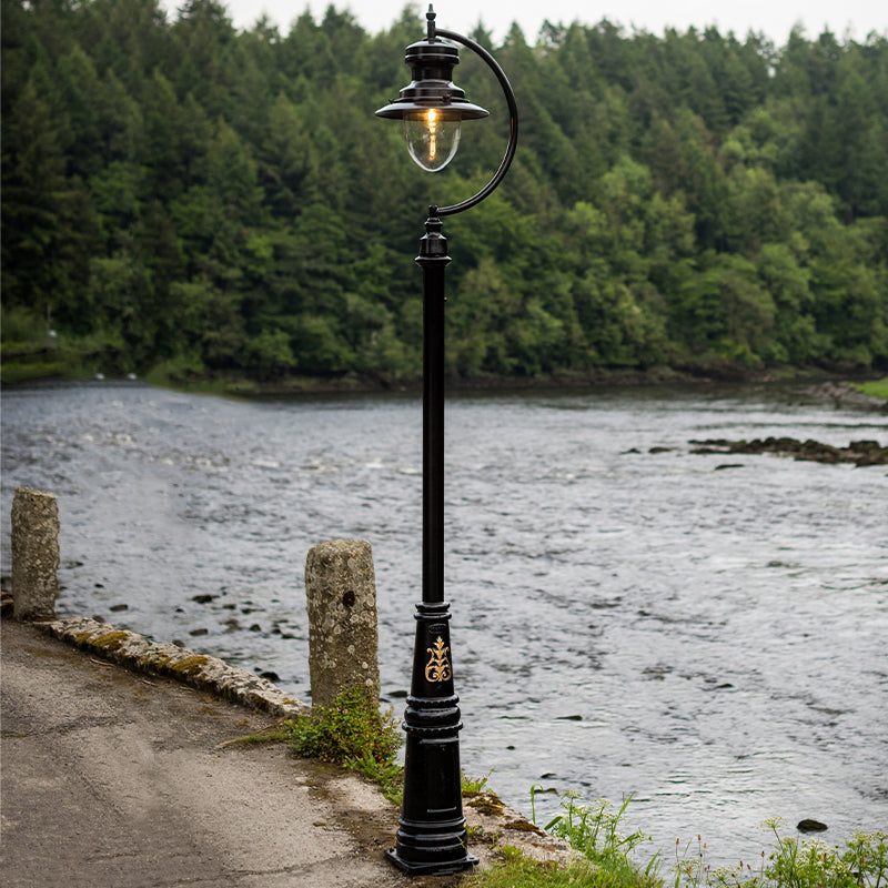 Vintage tear drop lamp post in cast iron and steel 3.7m (H501)