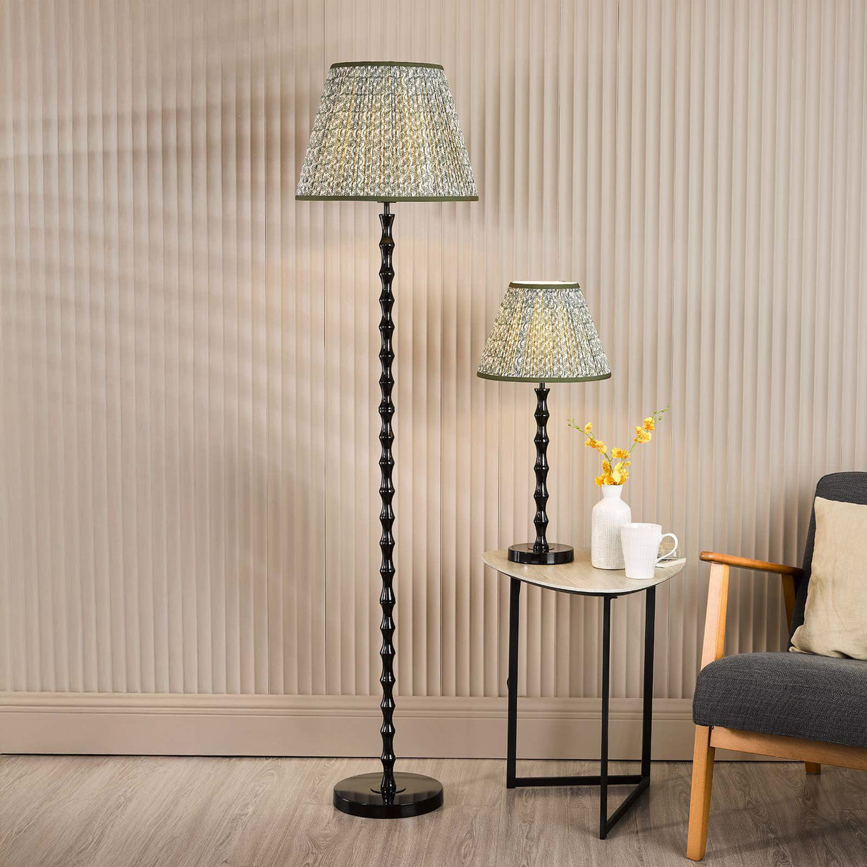 Siyanda Floor Lamp Black With Shade