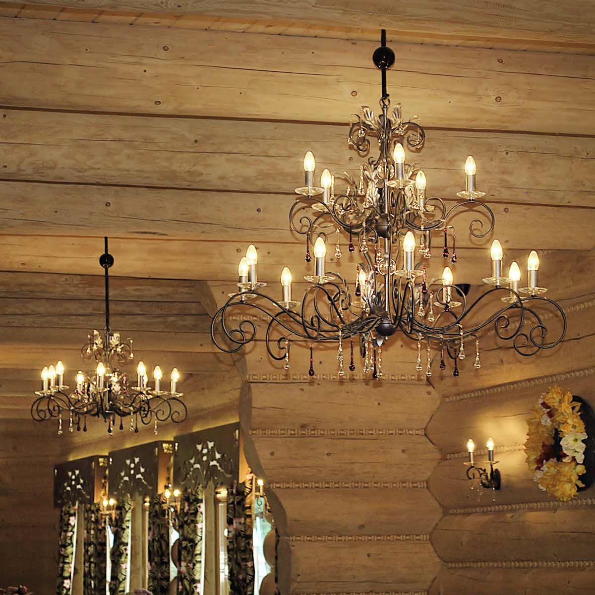 Amarilli Grand Bronze Chandelier with Clear Glass Accents