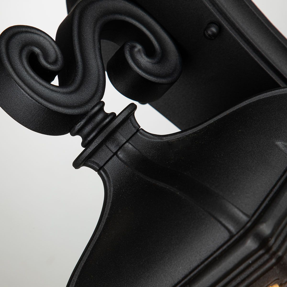 Bayview Black Elegant Outdoor Wall Lantern