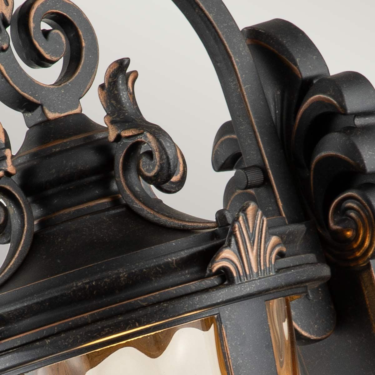 Baltimore Medium Vintage-Style Wall Lantern in Weathered Bronze