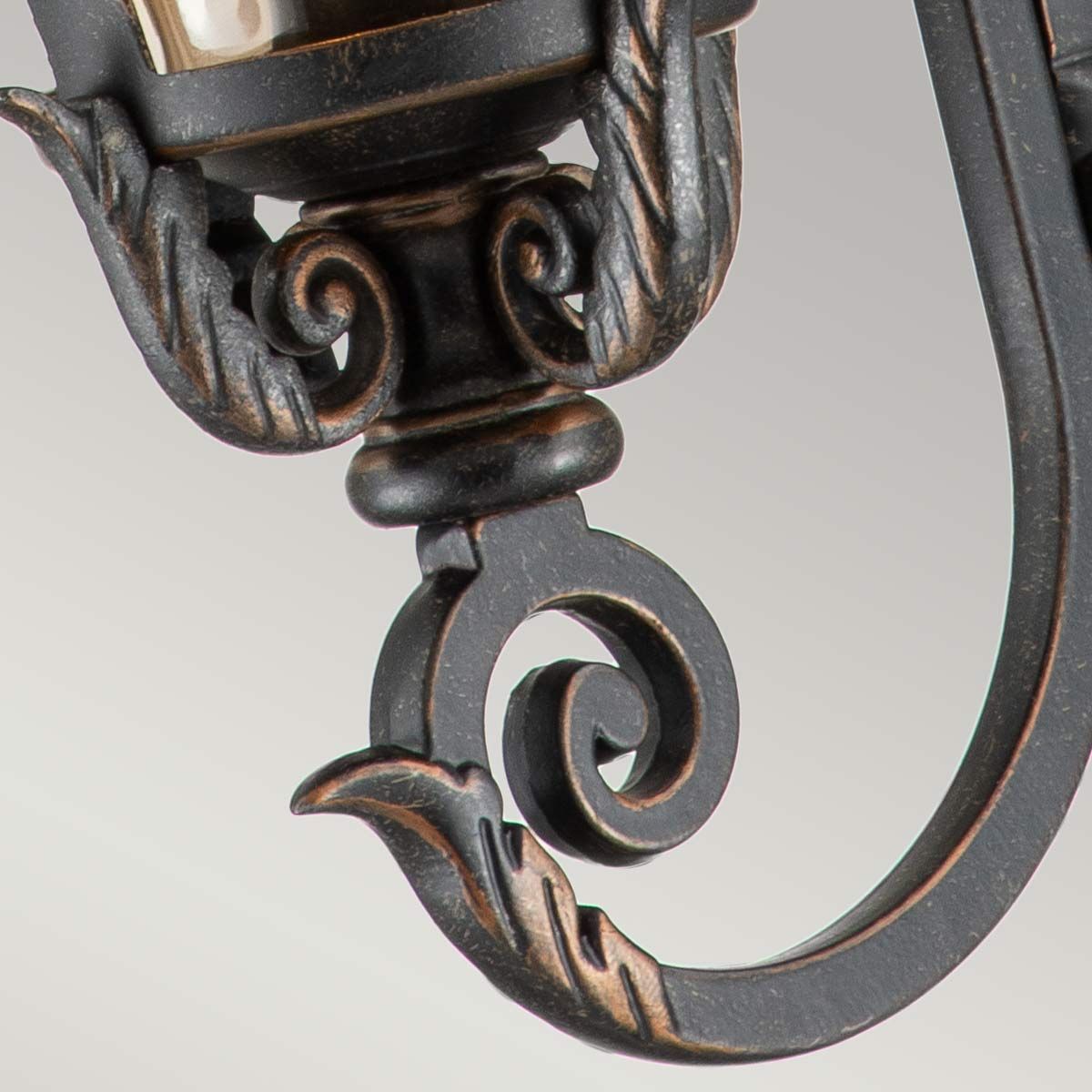 Baltimore Medium Vintage-Style Wall Lantern in Weathered Bronze